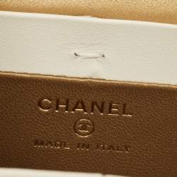 Pre Owned Chanel Off White Quilted Leather Vanity Clutch with Chain