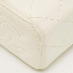 Pre Owned Chanel Off White Quilted Leather Vanity Clutch with Chain