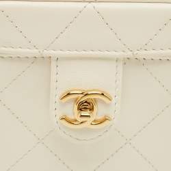 Pre Owned Chanel Off White Quilted Leather Vanity Clutch with Chain