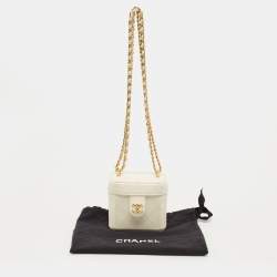 Pre Owned Chanel Off White Quilted Leather Vanity Clutch with Chain