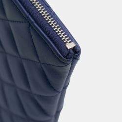 Pre Owned Chanel Blue Medium Quilted Lambskin O Case Clutch