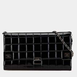 Pre Owned Chanel Black CC Chocolate Bar Patent Clutch on Chain