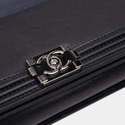 Pre Owned Chanel Black Navy Blue Bicolor Lambskin Boy Clutch