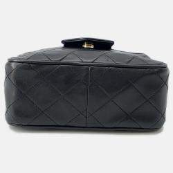 مملوكة مسبقًا حقيبة كتف شانيل سوداء جلدية مع شرابة وسلسلة ماتلاس لامبسكين