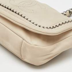 Pre Owned Chanel Cream Leather Luxe Ligne CC Accordion Flap Bag