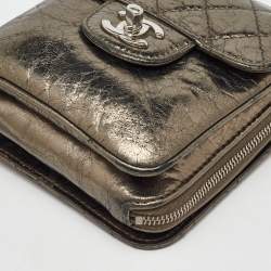 Pre Owned Chanel Metallic Grey Leather Clams Wallet On Chain