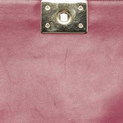 مملوكة مسبقًا Chanel Pink Quilted Leather Medium Boy Flap Bag
