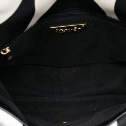 مملوكة مسبقًا حقيبة شانيل قلاب 19 حرير مطبوع أسود/أبيض متوسط