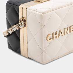 Pre Owned Chanel Black/Cream Bicolor Quilted Lambskin Cube Clutch with Chain