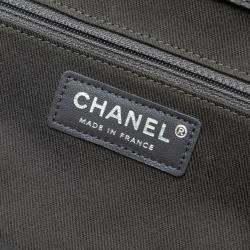 Pre Owned Chanel Black Large CC Quilted Caviar CC Clutch