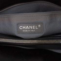 Pre Owned Chanel Black Small Patent Lipstick Tote
