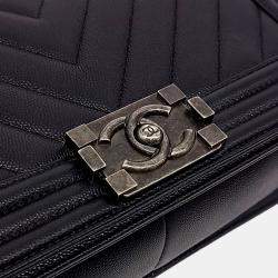 Pre Owned Chanel Black Leather Caviar Chevron Boy Bag Medium
