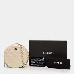 Pre Owned Chanel White Iridescent Quilted Lambskin Round Clutch With Chain