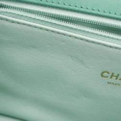Pre Owned Chanel Cc Filigree Shoulder Bag Caviar Skin Grained Calf Green