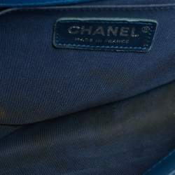 Pre Owned Chanel Blue/Iridescent Chevron PVC and Leather Medium Boy Flap Bag