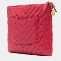 Pre Owned Chanel Red Medium Chevron Caviar Ancient Greek Charms O Case Clutch