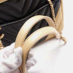 Pre Owned Chanel Chevron Black/Gold Lambskin Chain Shoulder Bag