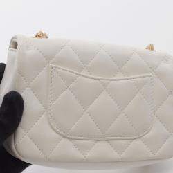 Pre Owned Chanel Flap White Quilted Leather Lambskin Shoulder Bag