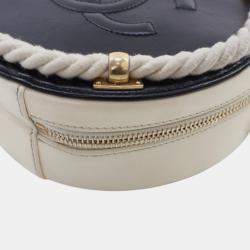 Pre Owned Chanel Black White Crumpled Calfskin En Vogue Round Bag