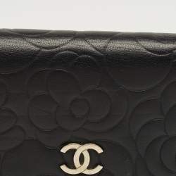 Pre Owned Chanel Black Leather CC Camellia Embossed Trifold Wallet