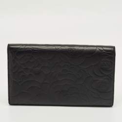 Pre Owned Chanel Black Leather CC Camellia Embossed Trifold Wallet