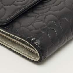 Pre Owned Chanel Black Leather CC Camellia Embossed Trifold Wallet