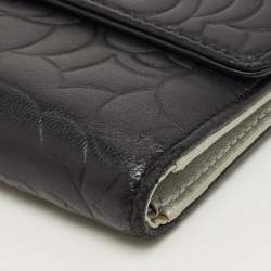 Pre Owned Chanel Black Leather CC Camellia Embossed Trifold Wallet