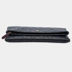 Pre Owned Chanel Black Quilted Lambskin CC Beauty Foldover Clutch