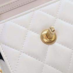 Pre Owned Chanel White Mini Quilted Lambskin CC Enamel Heart Clutch With Chain