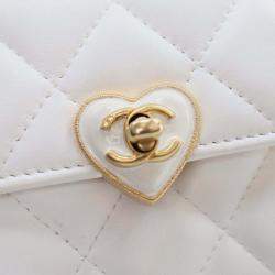 Pre Owned Chanel White Mini Quilted Lambskin CC Enamel Heart Clutch With Chain