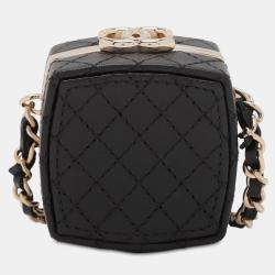 Pre Owned Chanel Black Quilted Lambskin Make-Up Box Clutch With Chain