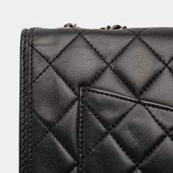 Pre Owned Chanel Black Small Quilted Lambskin Citizen Zip Flap