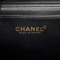 Pre Owned Chanel Cc Logo Handbag Black Caviar Leather