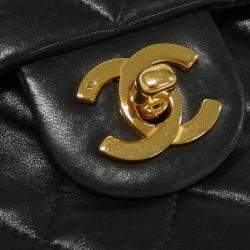 Pre Owned Chanel Black Lambskin Leather Shoulder Bag