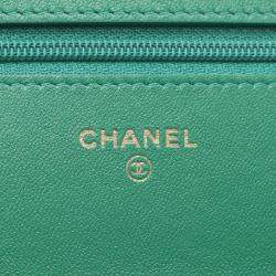 Pre Owned Chanel 19 Disneuf Matelasse Shoulder Bag In Lambskin Green