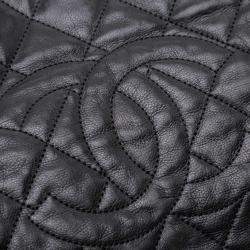 Pre Owned Chanel Black Small Quilted Calfskin Chain Me Tote