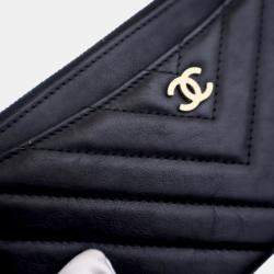 Pre Owned Chanel Lambskin Chevron Quilted Zip Pouch