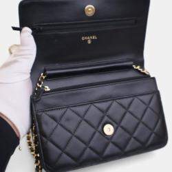 Pre Owned Chanel Lambskin Crystal CC Wallet On Chain