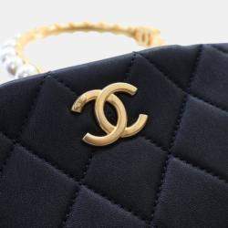 Pre Owned Chanel Black Lambskin Pearl Crown Clutch