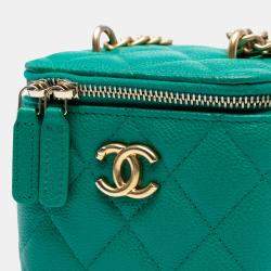Pre Owned Chanel Green Mini Quilted Caviar CC Sweetheart Vanity Case with Chain