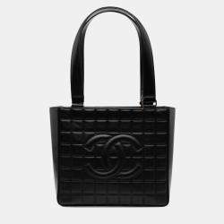 Pre Owned Chanel Black Chocolate Bar Lambskin Shoulder Bag