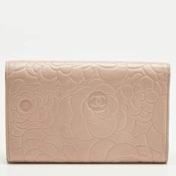 Pre Owned Chanel Pink Camellia Embossed Leather Continental Wallet