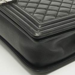 Pre Owned Chanel Black Quilted Leather New Medium Boy Flap Bag