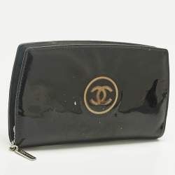 Pre Owned Chanel Black Patent Leather CC Zip Around Wallet