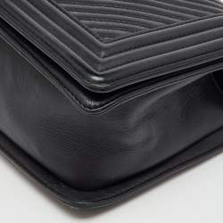 Pre Owned Chanel Black Chevron Leather Medium Boy Flap Bag