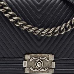 Pre Owned Chanel Black Chevron Leather Medium Boy Flap Bag