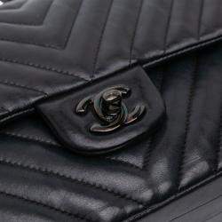 Pre Owned Chanel Black Medium Classic Chevron Lambskin Double Flap