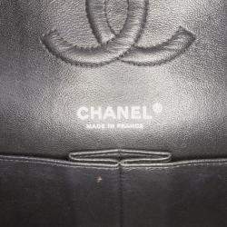 Pre Owned Chanel Black Medium Classic Chevron Lambskin Double Flap