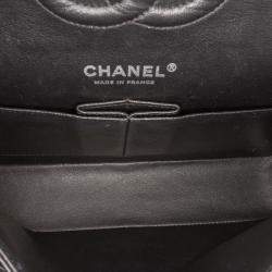Pre Owned Chanel Black Medium Classic Chevron Lambskin Double Flap