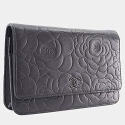 Pre Owned Chanel Black CC Embossed Lambskin Camellia Wallet On Chain